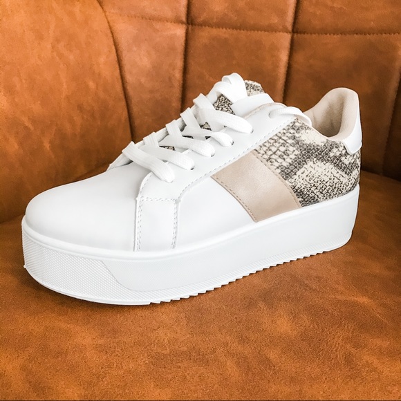 LAST PAIR! š 5āļø Snakeskin Platform Animal S⦠- Picture 6 of 8